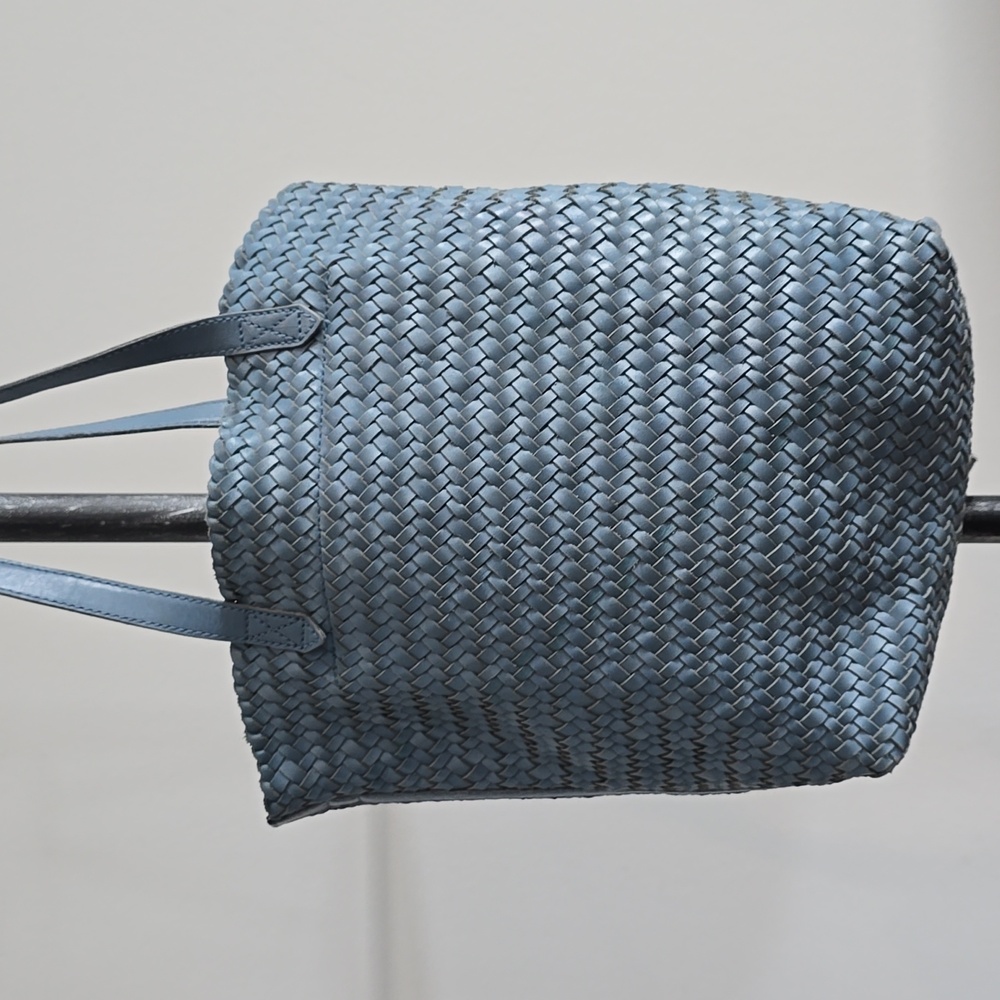 Madewell The Medium Transport Tote: Woven Leather Edition In Blue - Picture 6 of 12